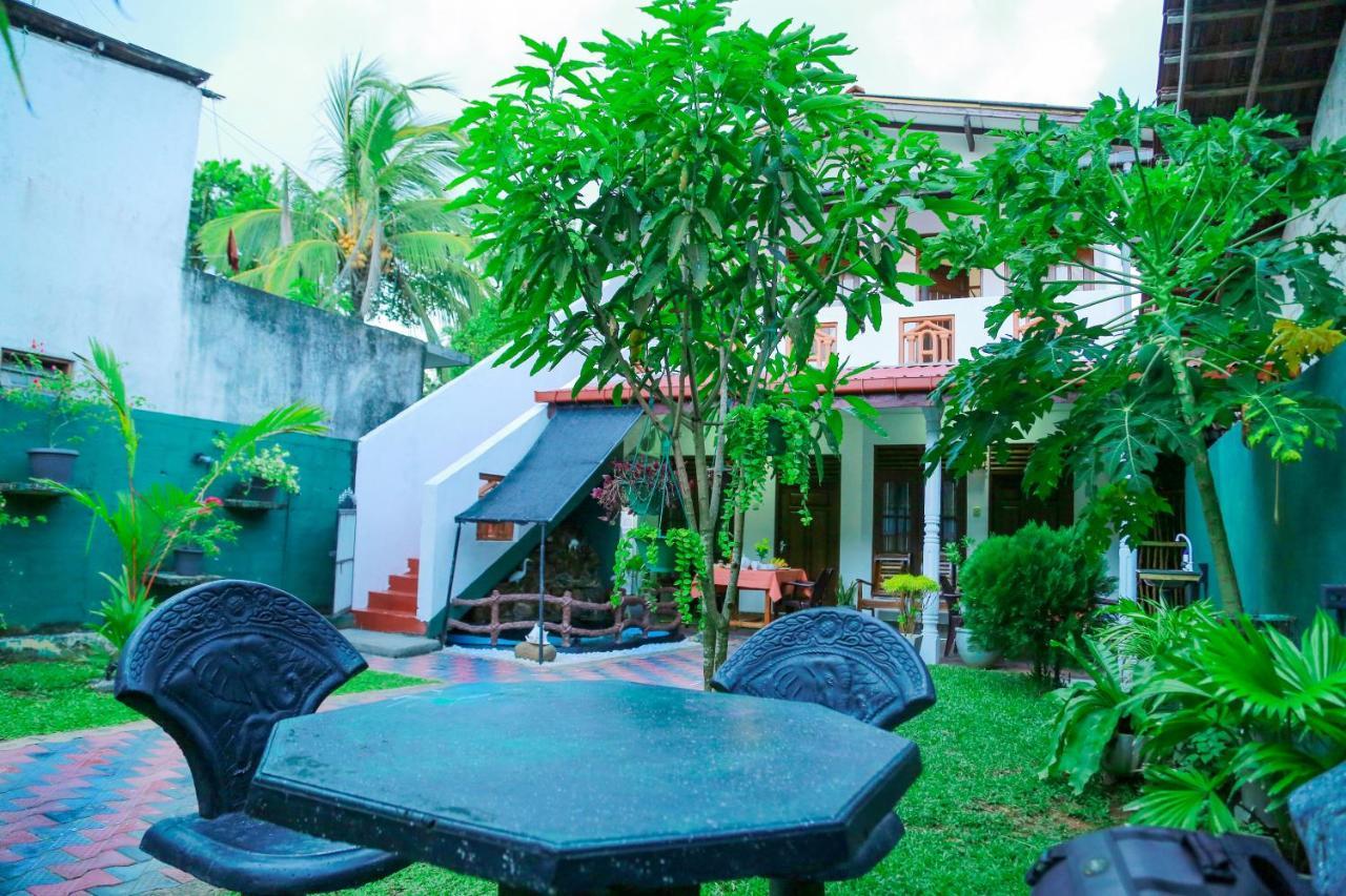 Sanda Hiru Guest Mirissa Exterior photo