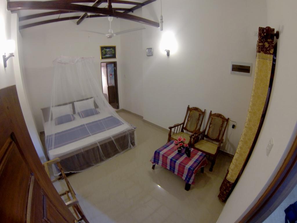 Sanda Hiru Guest Mirissa Room photo